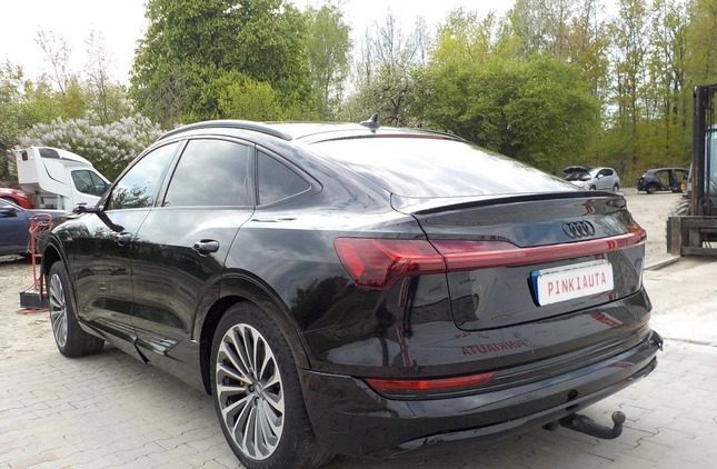 Audi e-tron cena 101900 przebieg: 34936, rok produkcji 2020 z Miłomłyn małe 781